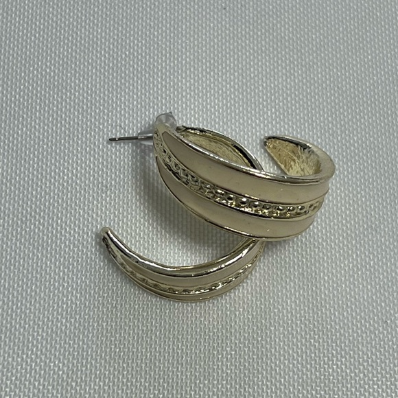 Vintage Cream and Gold Enamel Hoop Earrings - Picture 3 of 3